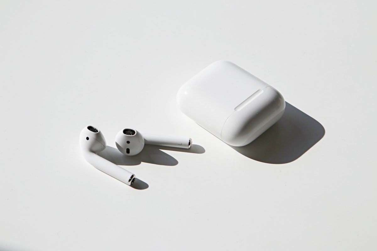 AirPods em estojo de recarga